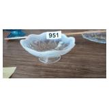 ANTIQUE WHITE OPALESCENT GLASS BOWL