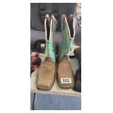 JUSTIN BOOTS SIZE 8.5B