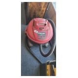 8GAL SHOP VAC *MISSING ONE TIRE