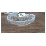 ANTIQUE JEFFERSON JEWEL AND FAN WHITE BOWL