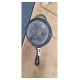 CAST IRON PIONEER WOMEN SKILLET