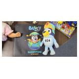 BLUEY BOOK AND PLUSH