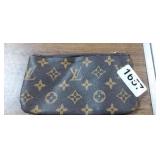 LOUISE VUITTON (ZIPPER IS BROKEN)