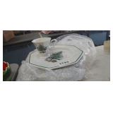 LOT OF CHRISTMAS PLATES AND 1 MUG