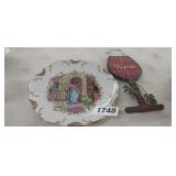 COLLECTOR PLATE AND BOTTLE OF WINE SAYING