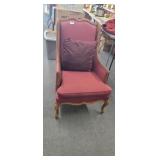 VINTAGE CHAIR WITH PILLOW
