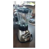OSTER BLENDER, NEEDS CLEANING