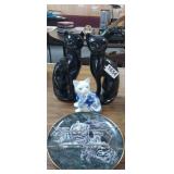 CATS LOT, FIGURINES AND COLLECTOR PLATE