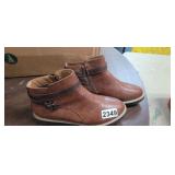 WOMENS BOOTS SIZE 12W