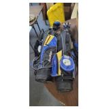 2 KIDS GOLF BAGS WITH CLUBS