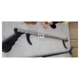 GRABBER, PICKER UPPER