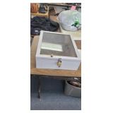 DISPLAY CASE WITH LOCK AND KEY