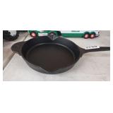 PIONEER WOMAN 7 1/2" CAST IRON SKILLET