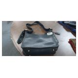 COACH PURSE (GENTLY USED)