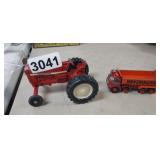 METAL INTERNATIONAL TRACTOR, MATCHBOX DIECAST