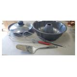 SKILLET W/LID, BUDNT CAKE PAN, KITCHEN TOOLS