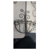 METAL HANGING BASKET