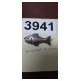 MELICAN SILVER FISH PIN