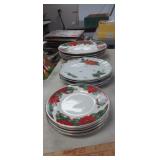 LOT OF CHRISTMAS PLATES