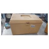 SEWING CHEST WITH LOT OF SEWING NOTIONS