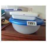 MICROWARE DISH AND FOOS STORAGE BOWL