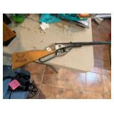 DAISY MODEL 105 PUMP BB GUN