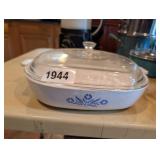 10in CORNINGWARE DISH WITH LID