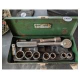 RATCHET AND SOCKET SET