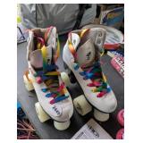 ROLLER SKATES *LOOK NEW