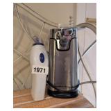 ELECTRIC CAN OPENER AND REYNOLDS SEALER