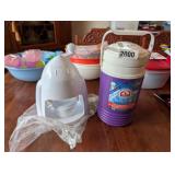SLICER AND IGLOO DRINK CANISTER