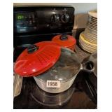 2 STRAINER POTS WITH EXTRA LID