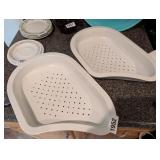 (2) KITCHEN SINK COLANDERS