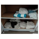 MIXED BATHROOM TOWELS