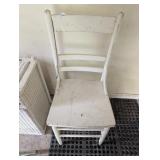 WOODEN CHAIR