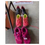 3 PAIRS OF WOMENS SHOES SIZE 6/ 6.5