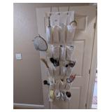 OVERDOOR ORGANIZER WITH KITCHEN UTENSILS