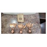 13 COLONIES DECORATIVE SPOONS