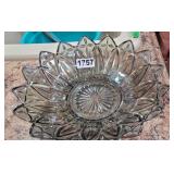 SMOKE COLORED FEDERAL IRIDESCENT GLASS SUNFLOWER
