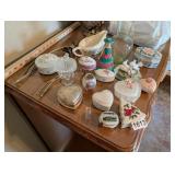 LOT OF TRINKETS