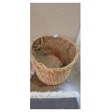 WOVEN BASKET