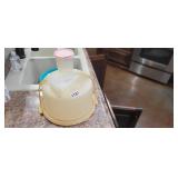 TUPPERWARE CAKE STORAGE, SHAKER AND CHEESE CONTAIN