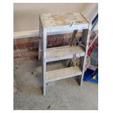 STEP LADDER