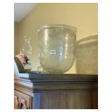 VINTAGE GLASS VASE