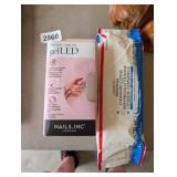 NAIL LAMP AND WIPES