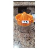 JUICER WITH GLASS BOTTOM