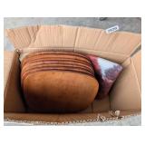 BOX WITH WOODEN PLATES AND ANIMAL PRINT MAT
