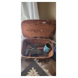 PICNIC BASKET WITH ODDS AND ENDS