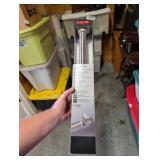 DELTA 18in GRAB BAR *NEW