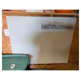 PEGBOARD WITH PEGS
